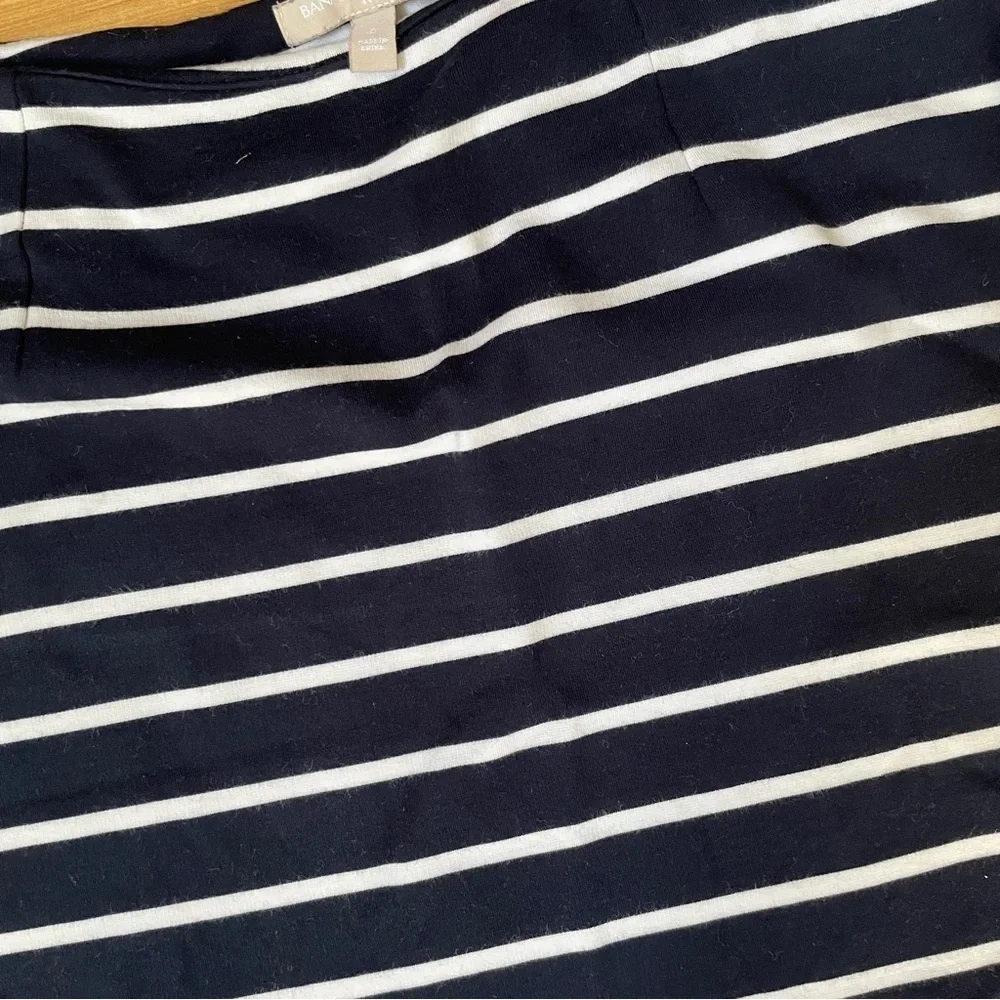 Banana Republic navy and white striped skirt